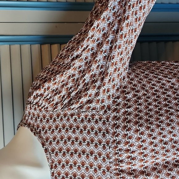 Loft Neutral Geometric Floral Blouse - Picture 8 of 13